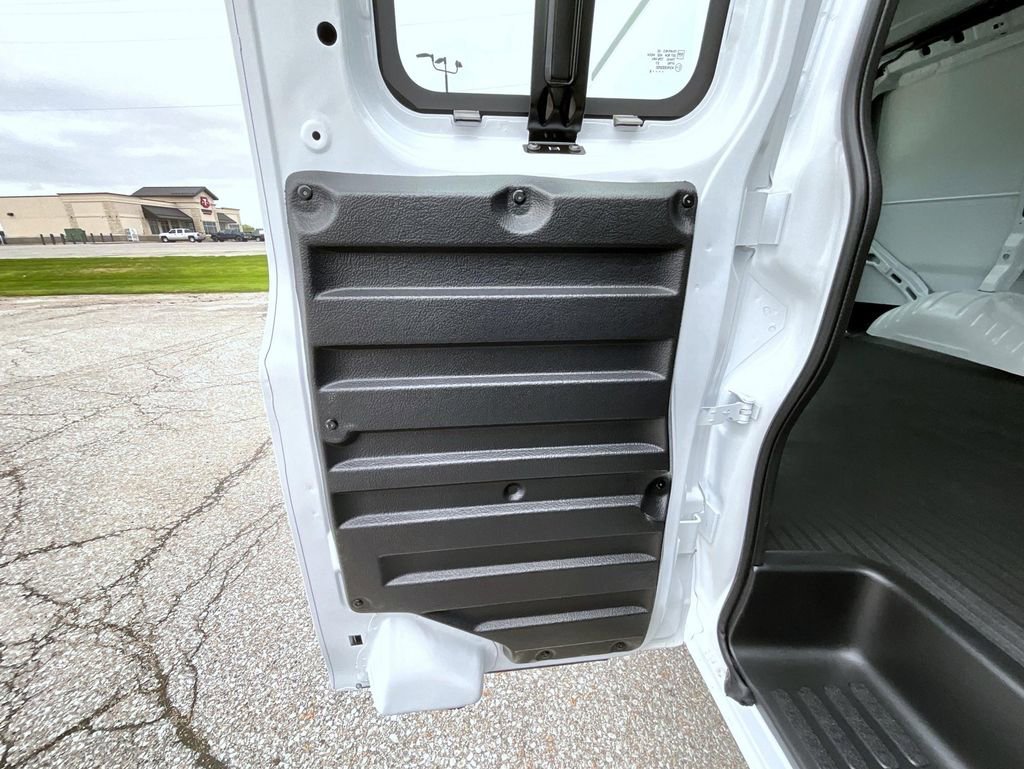 New 2026 Summit White Chevrolet 1WT image 20