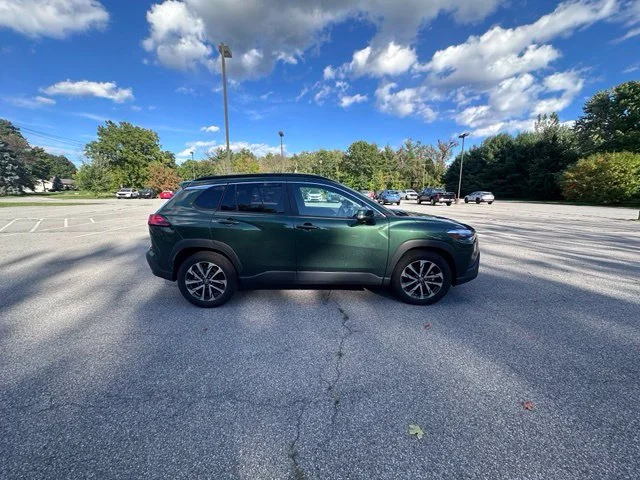 Used 2024  Toyota XLE image 2