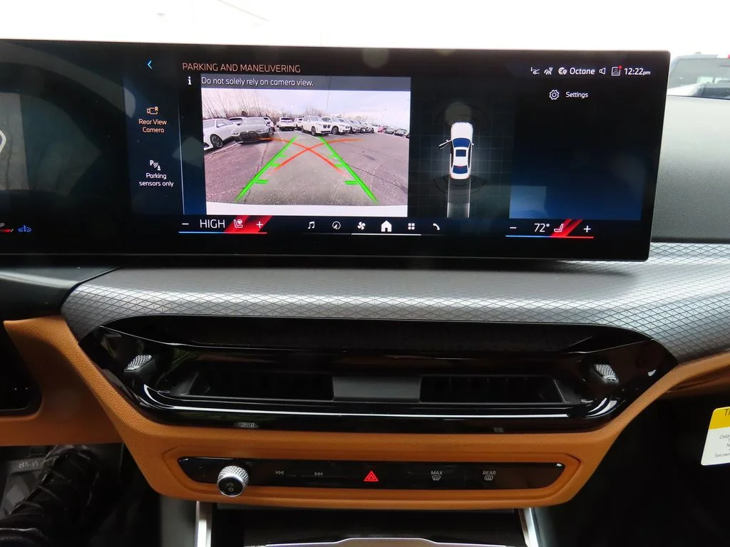New 2026 White BMW 330i xDrive image 27