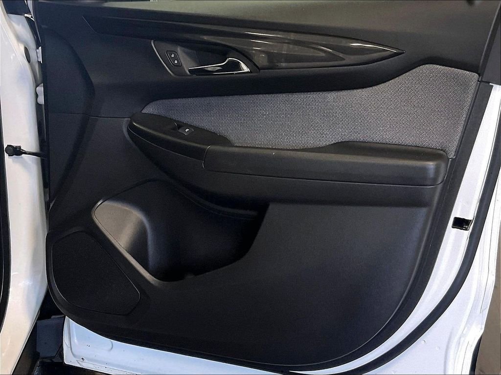 Used 2025 White Chevrolet LT image 12