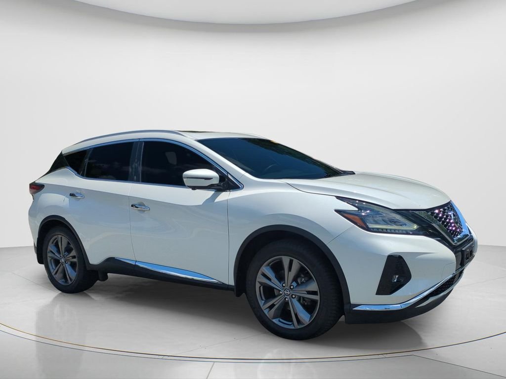 Used 2019 White Nissan Platinum image 3