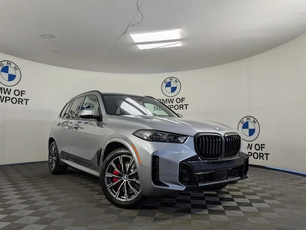 New 2026 Skyscraper Grey Metallic BMW xDrive50e image 3