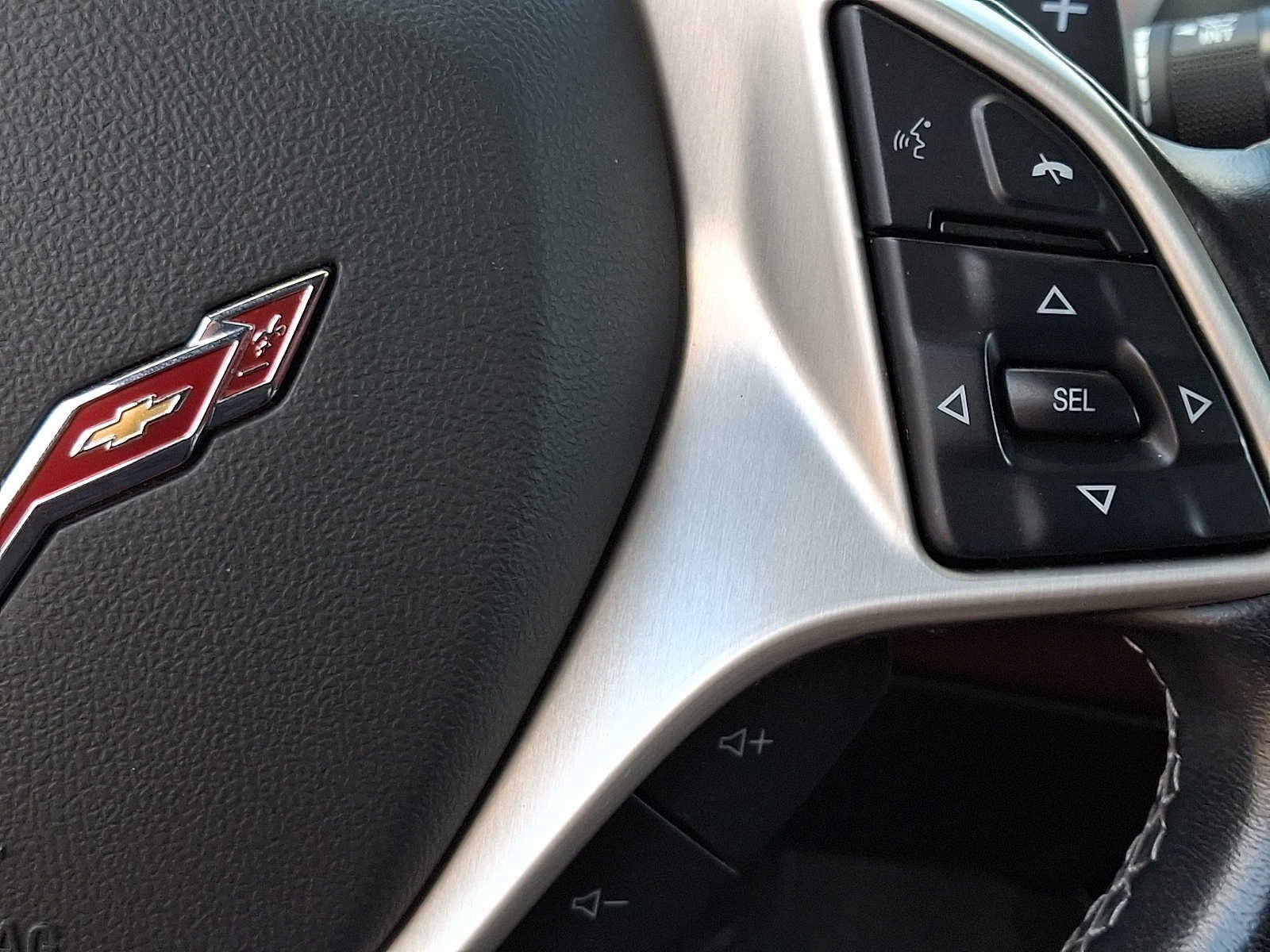 Used 2018 Arctic White Chevrolet 1LT image 20