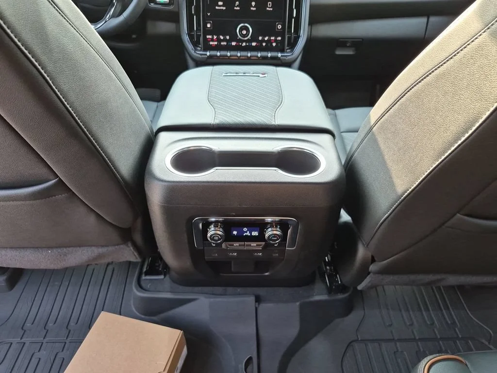 New 2026 Summit White GMC AT4 image 38