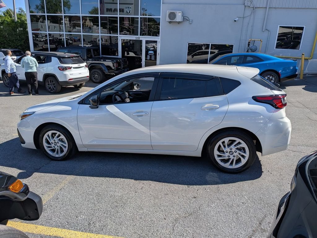 Used 2024 White Subaru Base image 10