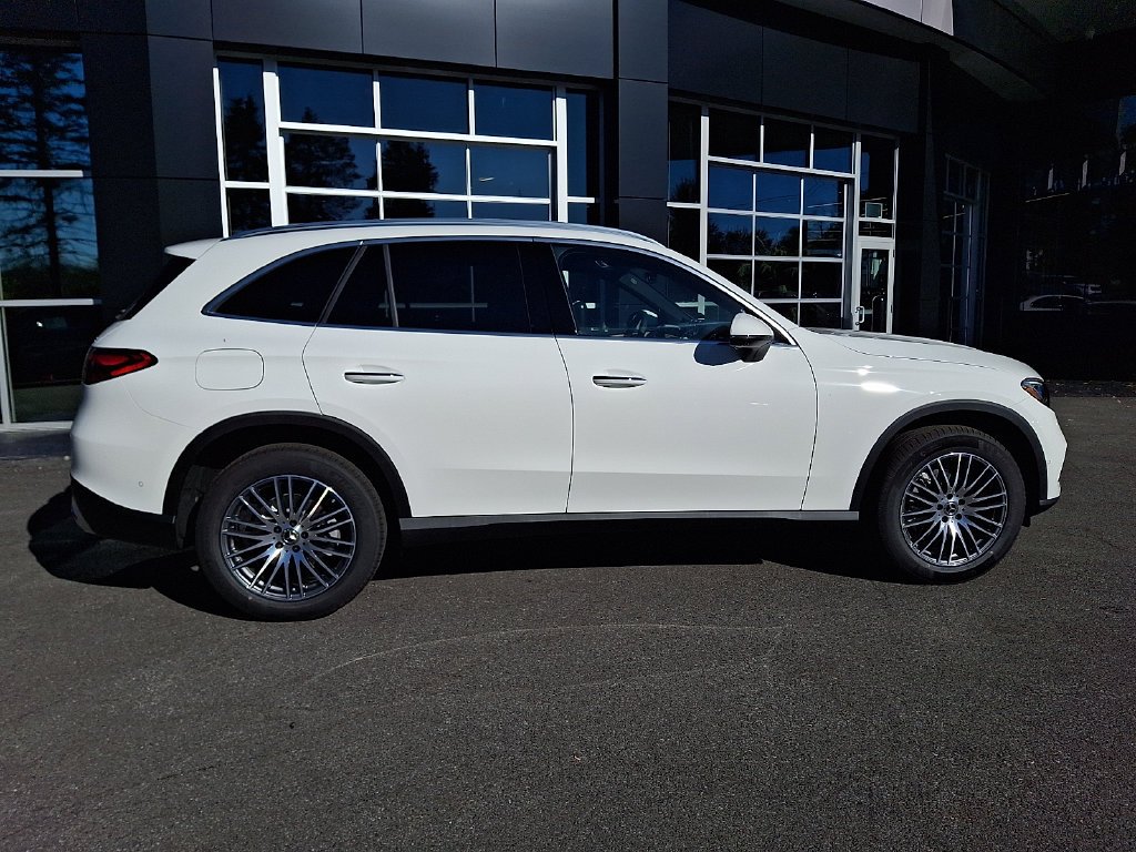 New 2027 Polar White Mercedes-Benz GLC 300 image 7