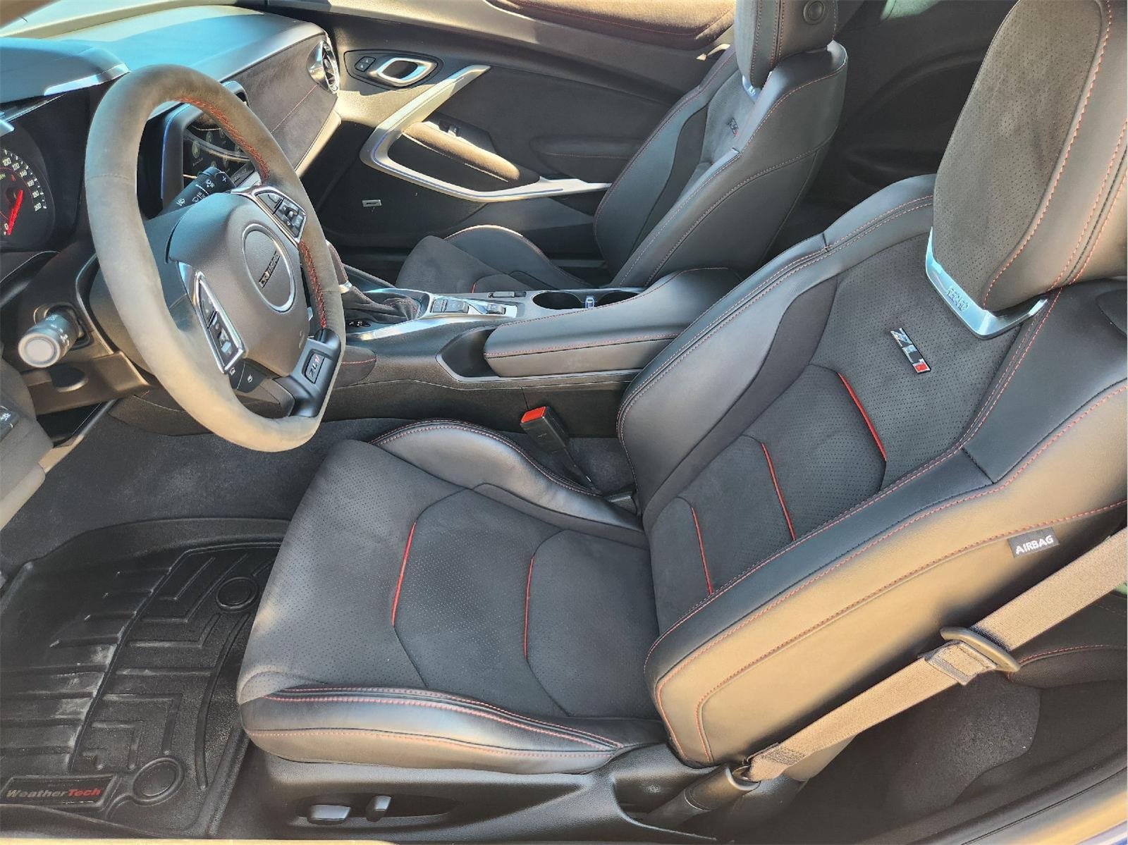 2024 Chevrolet Camaro photo 13 of 33