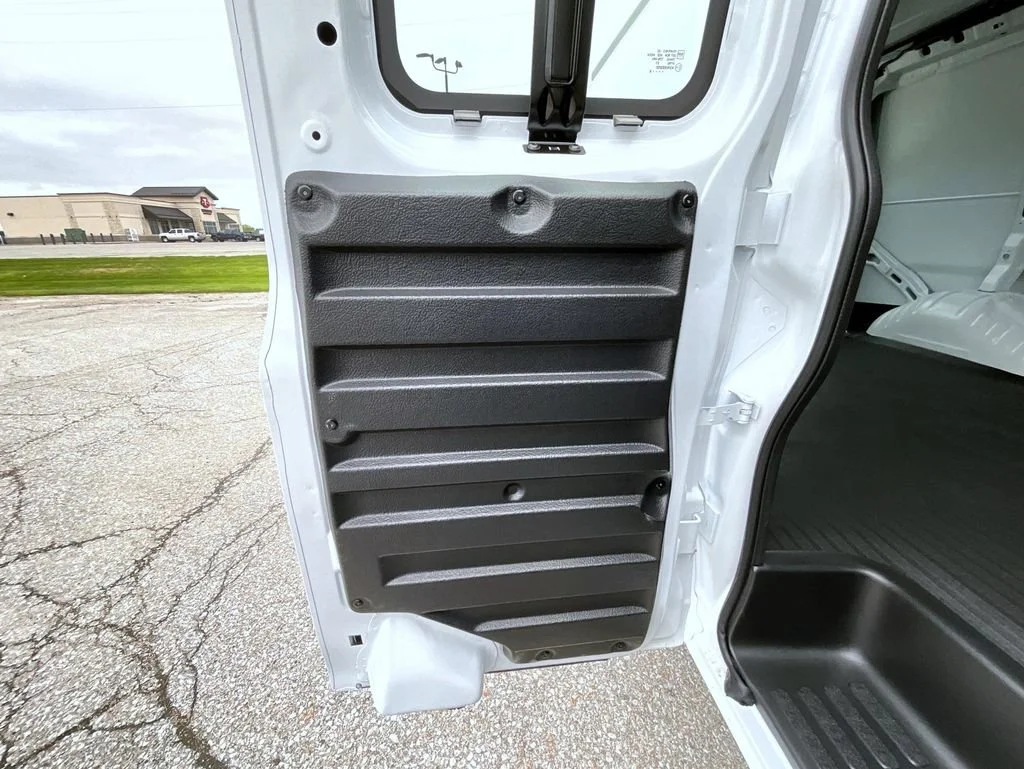 New 2026 Summit White Chevrolet 1WT image 20