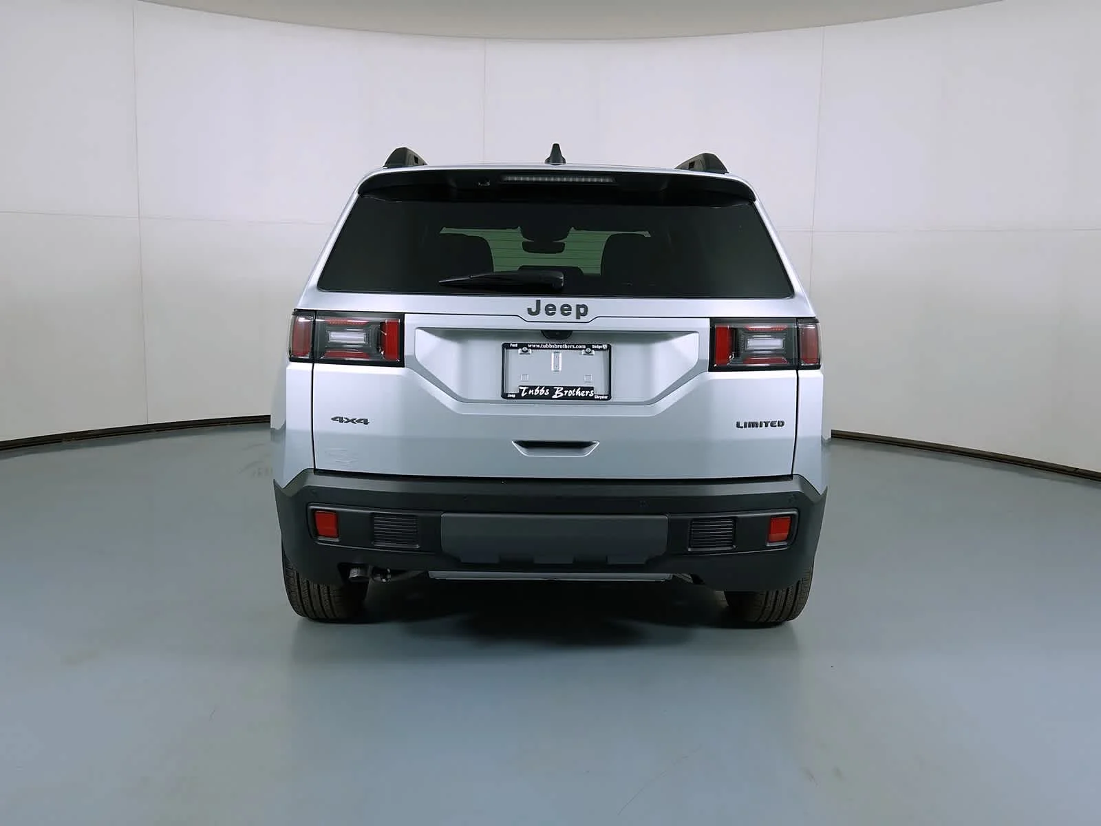 New 2026 Silver Zynith Clear-Coat Exterior Paint Jeep Limited image 5