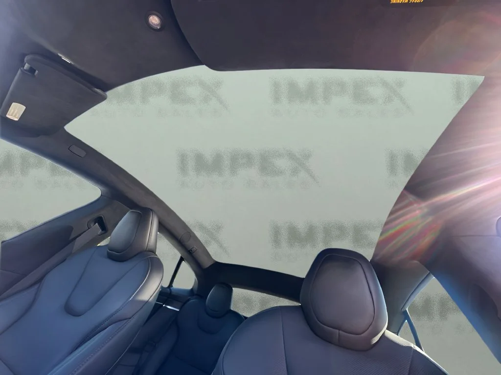 Used 2024  Tesla Long Range image 11