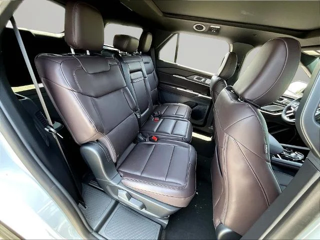 New 2026 Space White Metallic Ford Platinum™ image 46