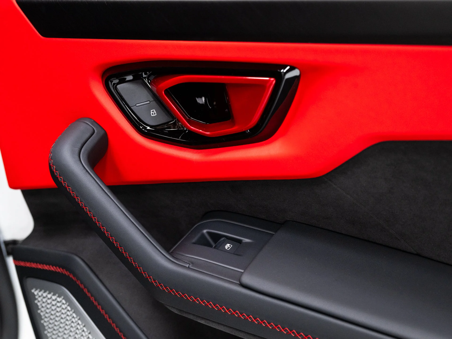 Used 2025  Lamborghini SE image 69