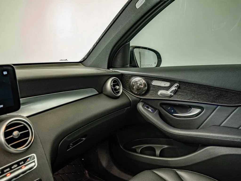 Used 2022 Black Mercedes-Benz GLC 300 image 26