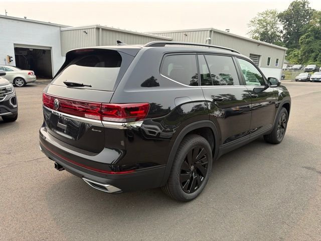 New 2026 Black Volkswagen 2.0T SE w/Technology image 5