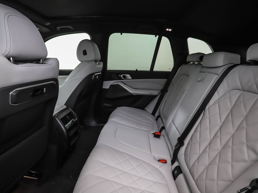 Used 2026 Gray Metallic BMW xDrive40i image 22