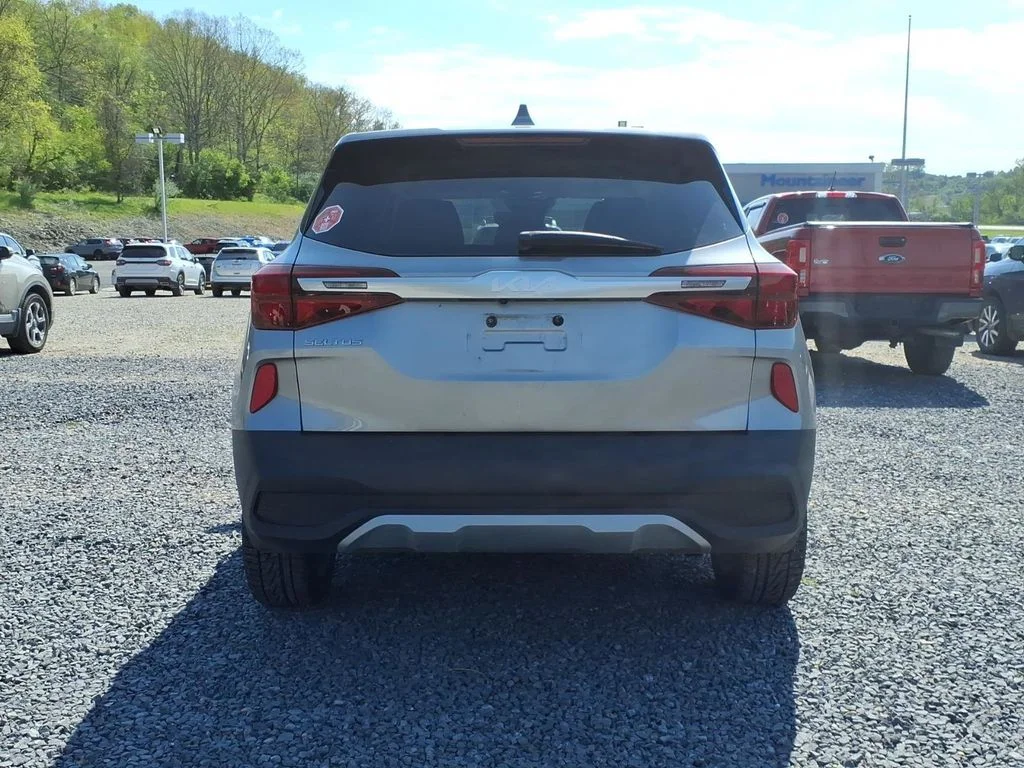 Used 2022 Gray Kia LX image 6