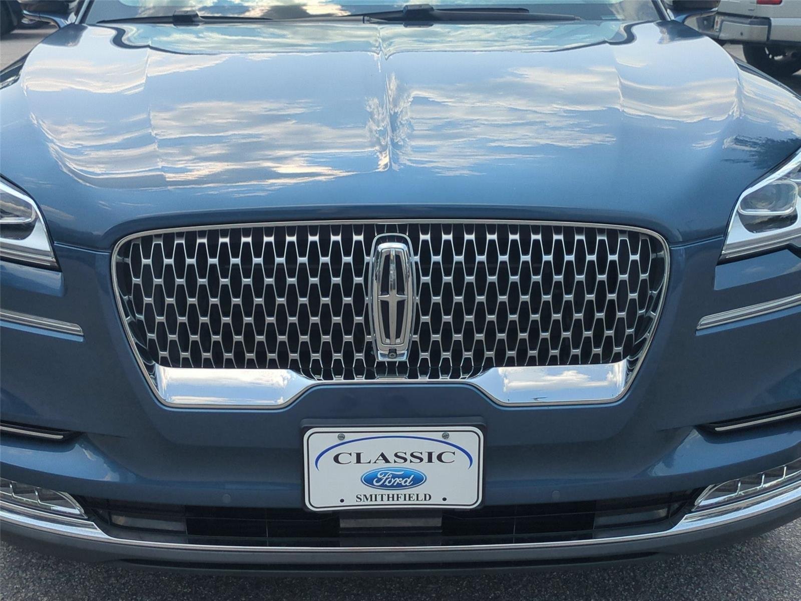 Used 2020 Blue Diamond Metallic Lincoln Reserve image 14