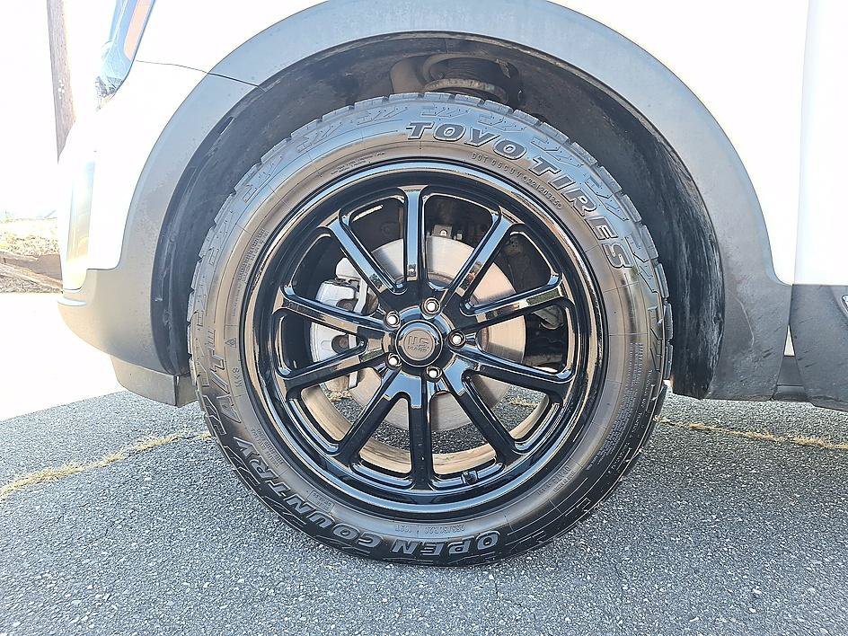 Used 2020 Snow White Pearl Kia EX image 8