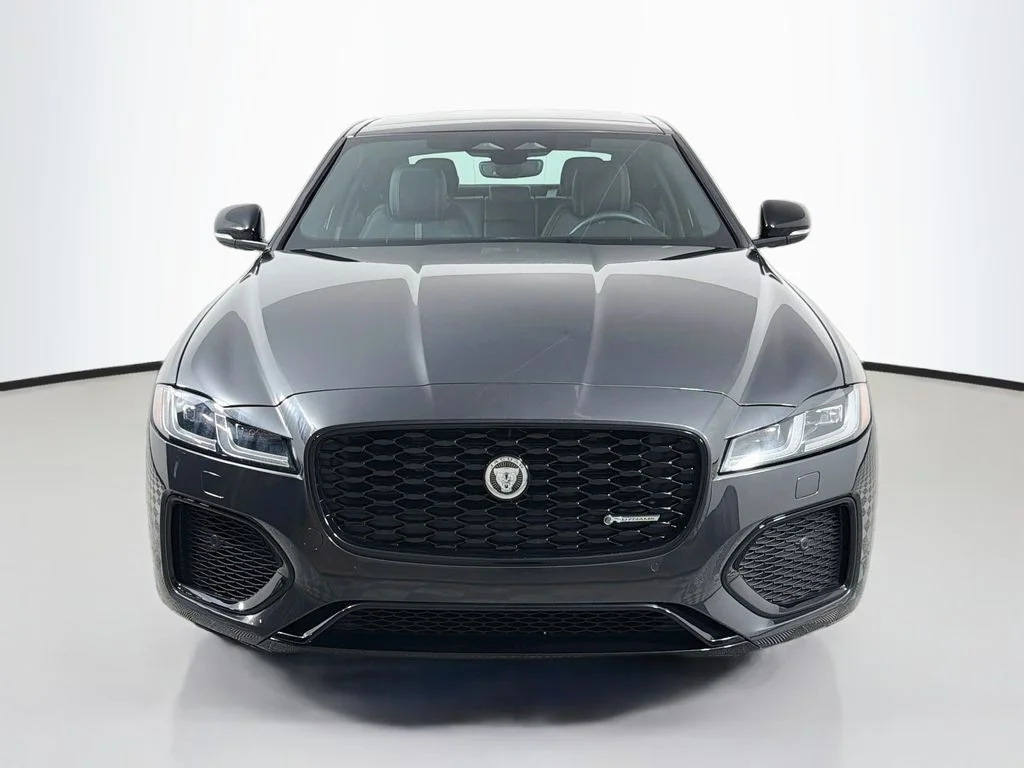 Used 2024 Gray Jaguar R-Dynamic SE image 2