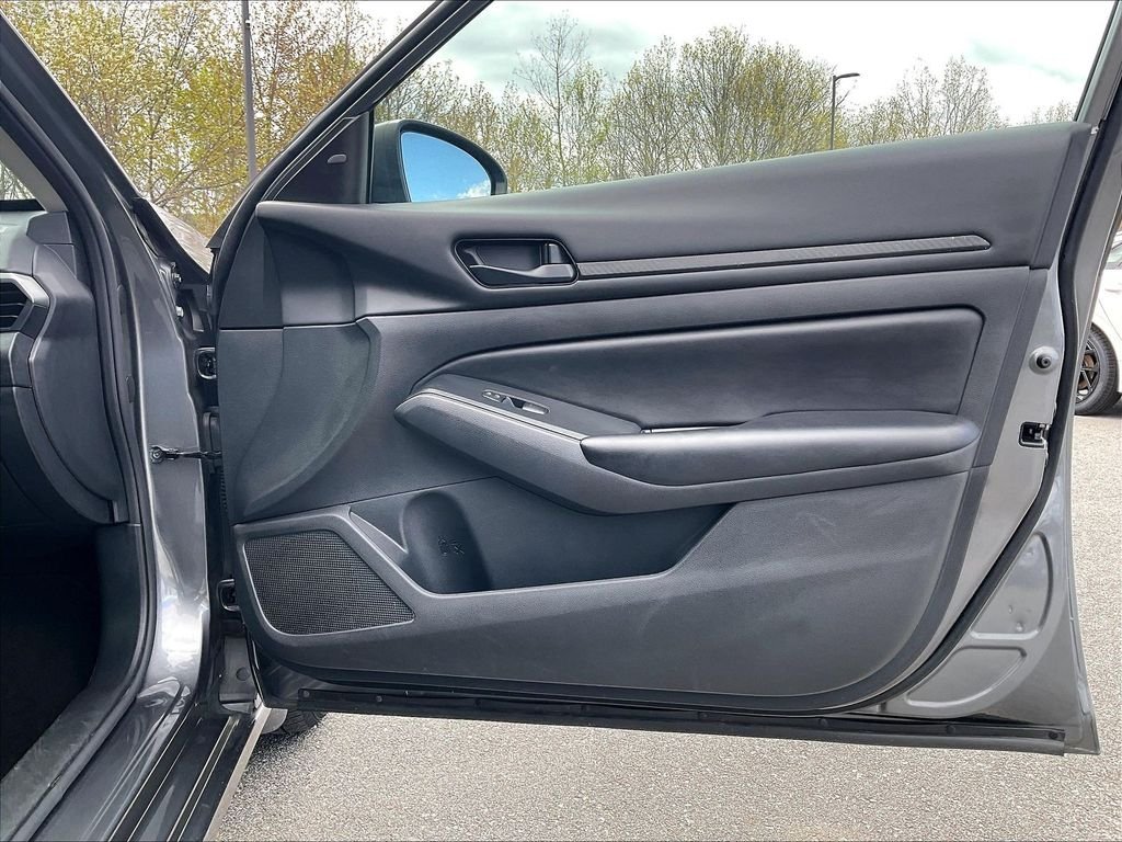 Used 2024 Gun Metallic Nissan 2.5 S image 11