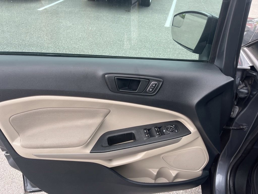 Used 2020  Ford S image 18