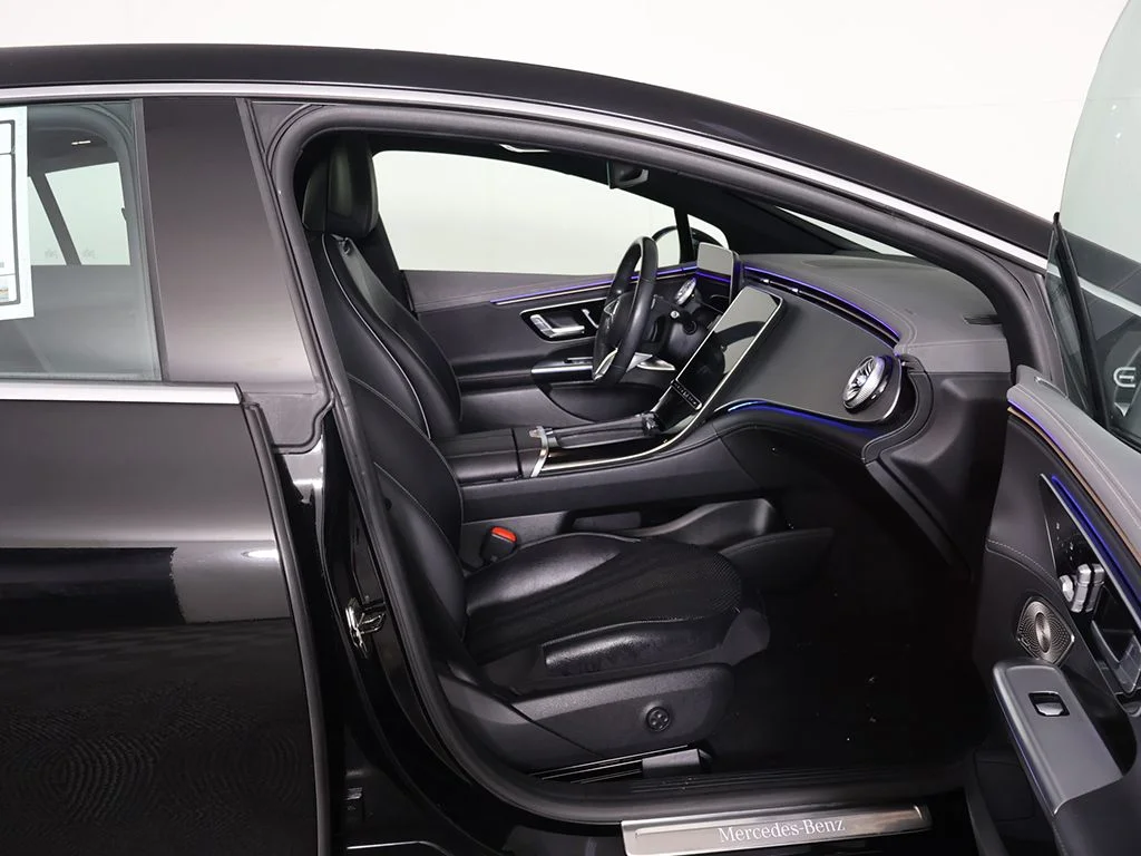 Used 2023 Black Mercedes-Benz 500 Sedan image 30