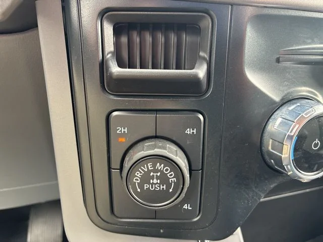 Used 2024 Carbonized Gray Metallic Ford XLT image 38