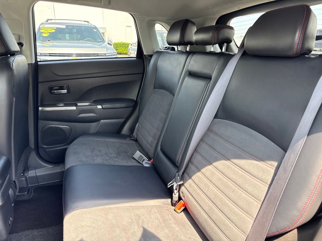 Used 2025 Black Mitsubishi 2.0 SE image 17