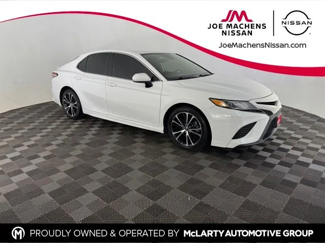 Used 2020 White Toyota SE image 1