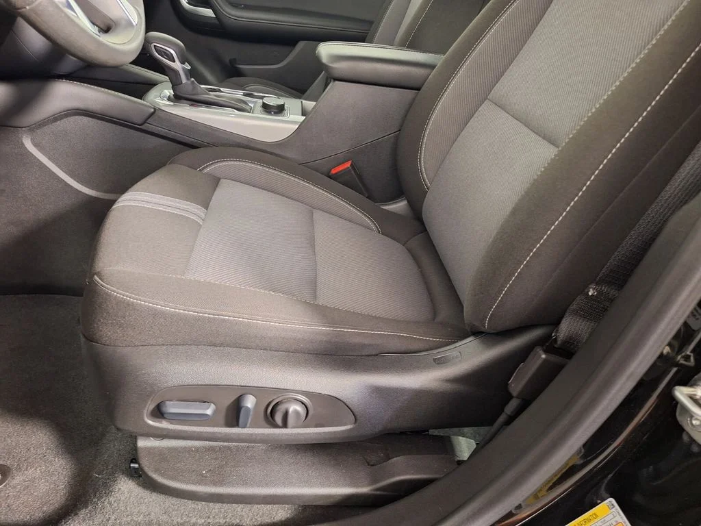Used 2025 Black Chevrolet LT image 28