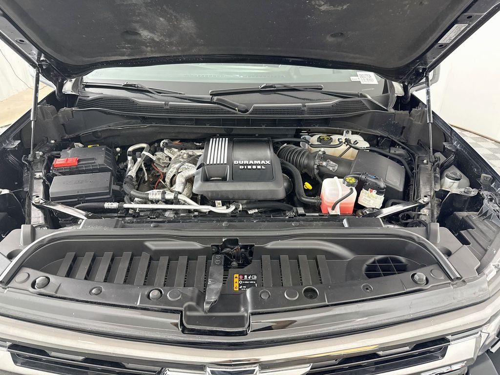 Used 2025 Black Chevrolet ZR2 image 31