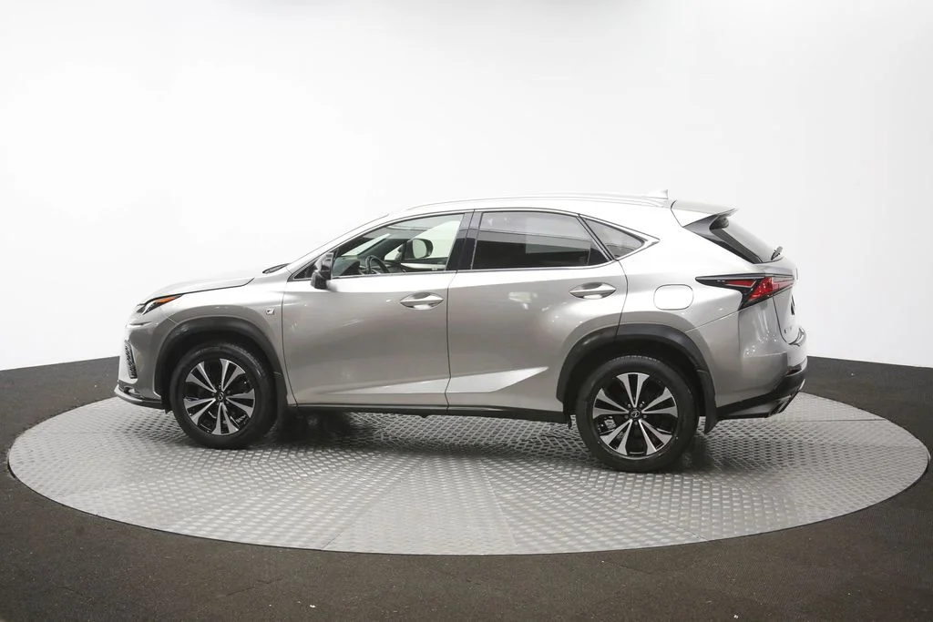 Used 2018  Lexus  image 57
