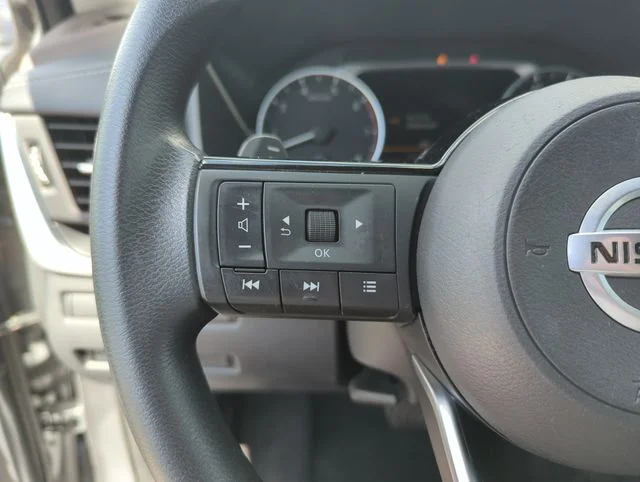 Used 2021 Gray Nissan S image 39