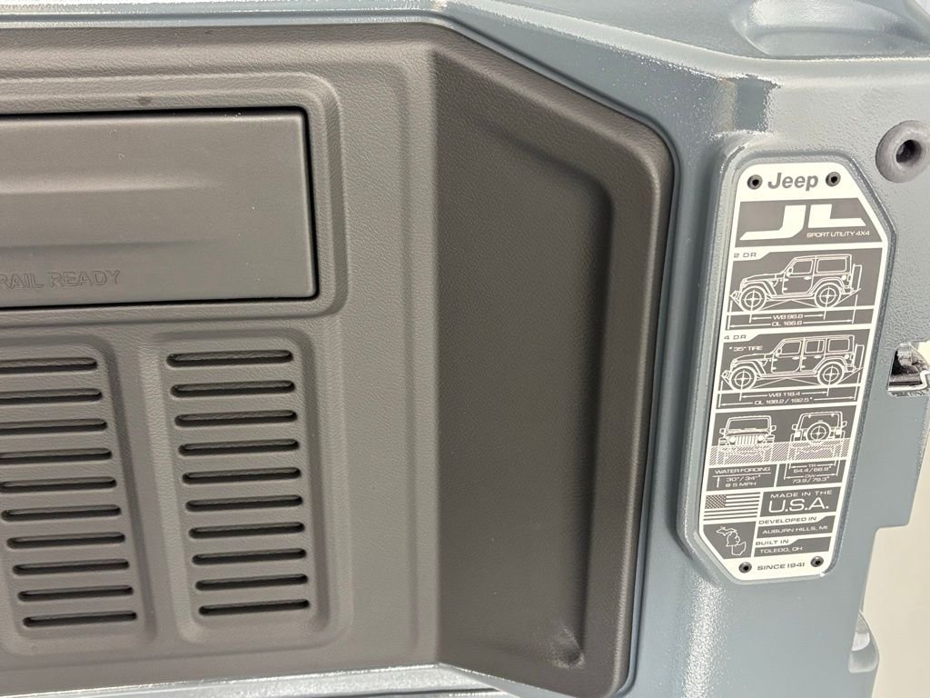 New 2026 Anvil Clearcoat Jeep Sport S image 33