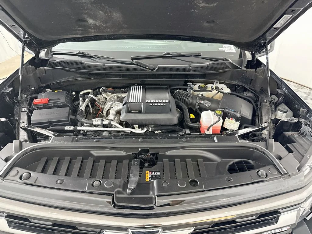 Used 2025 Black Chevrolet ZR2 image 31