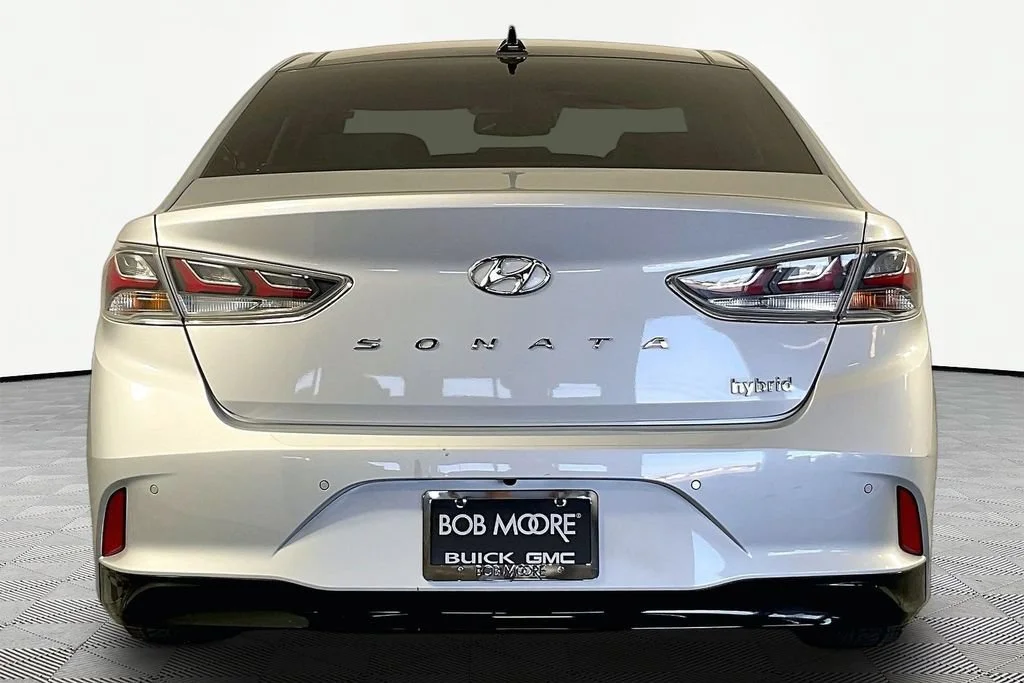 Certified Used 2019 Silver Hyundai Limited image 5