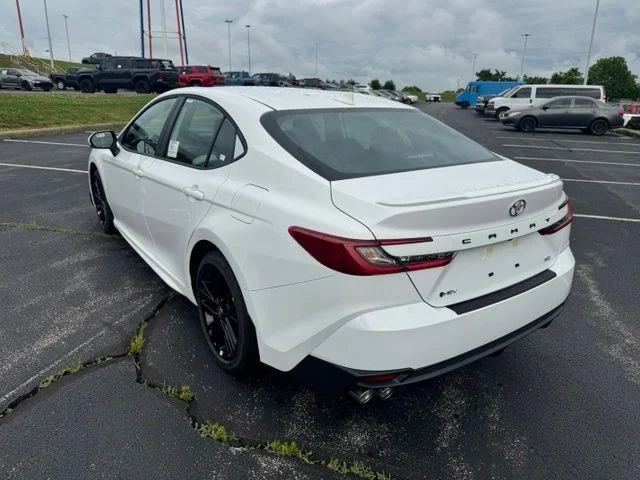 New 2026 Ice Cap Toyota SE image 5