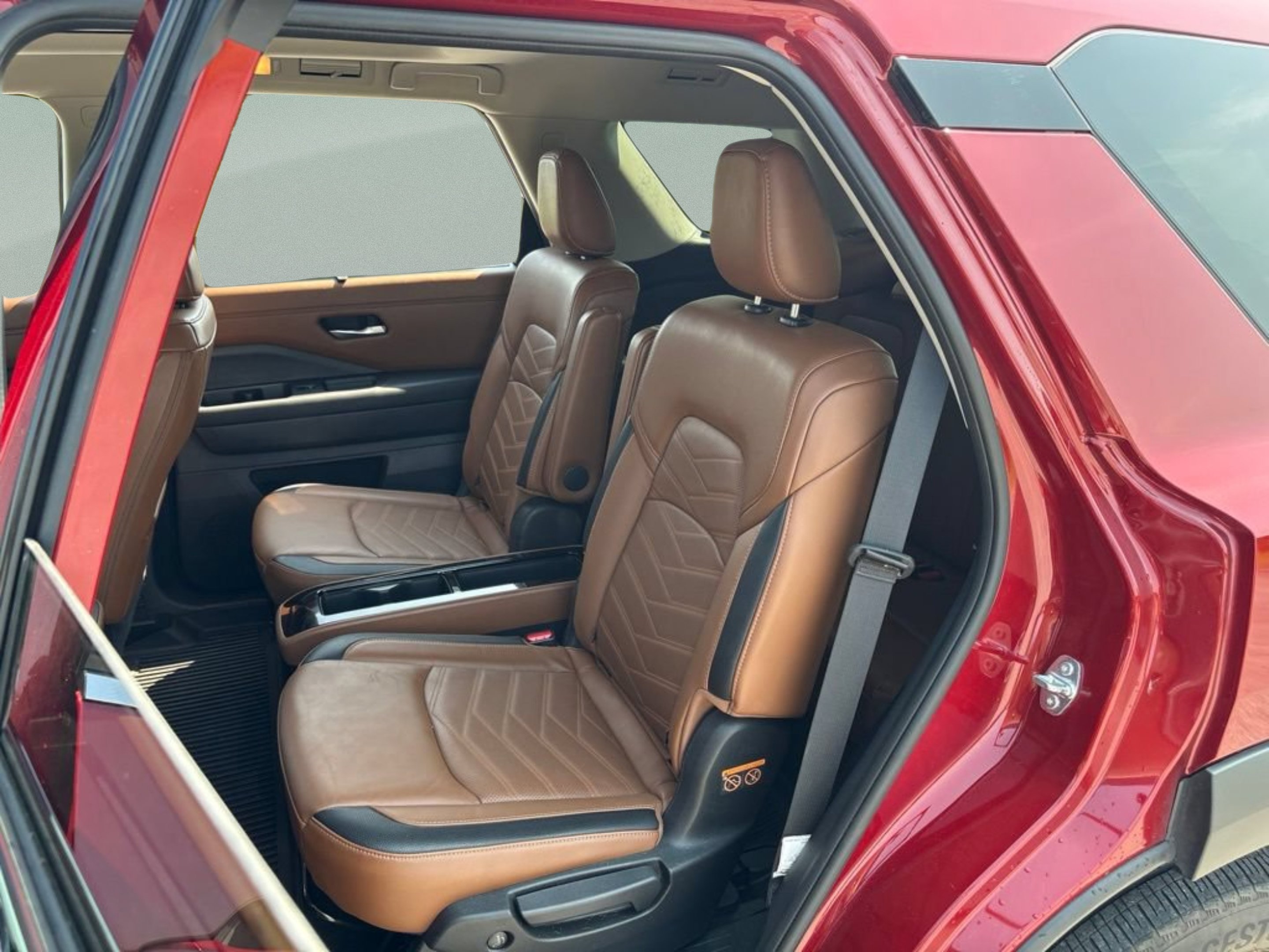 Used 2024 Scarlet Ember Nissan Platinum image 21