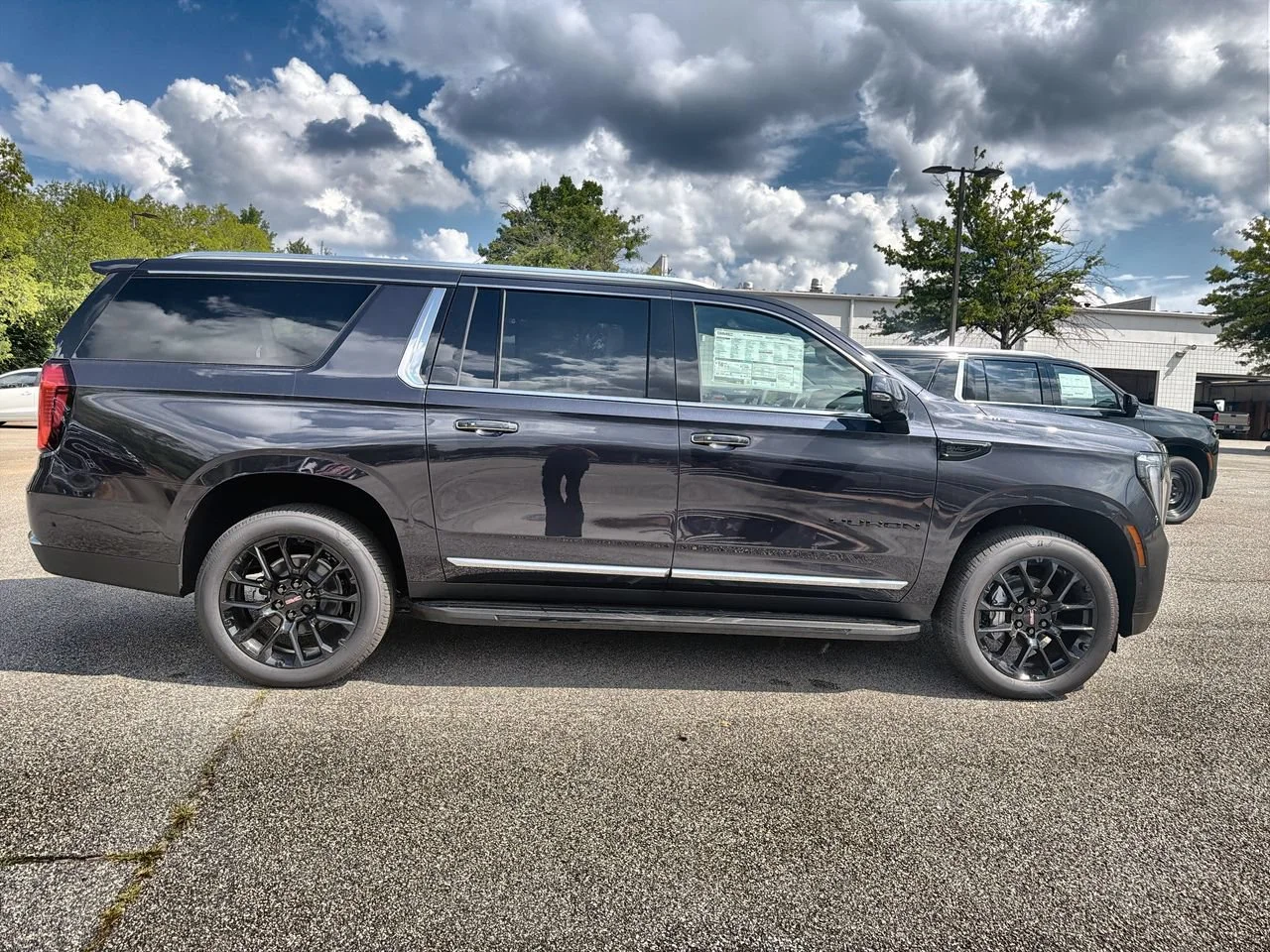 New 2026 Titanium Rush Metallic GMC Elevation image 9