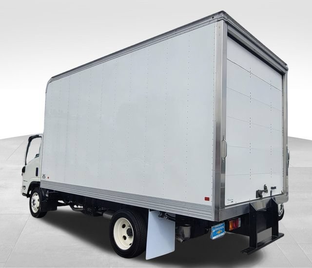 New 2025 Arc White Chevrolet  image 5