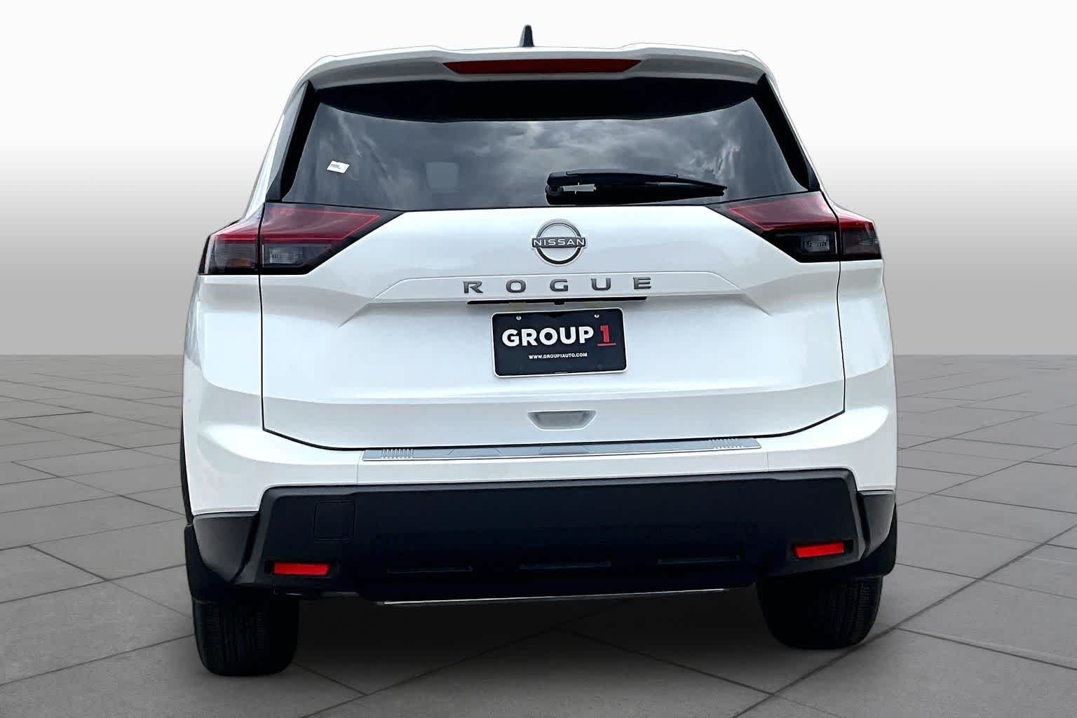 New 2026 Everest White Pearl TriCoat Nissan SV image 4
