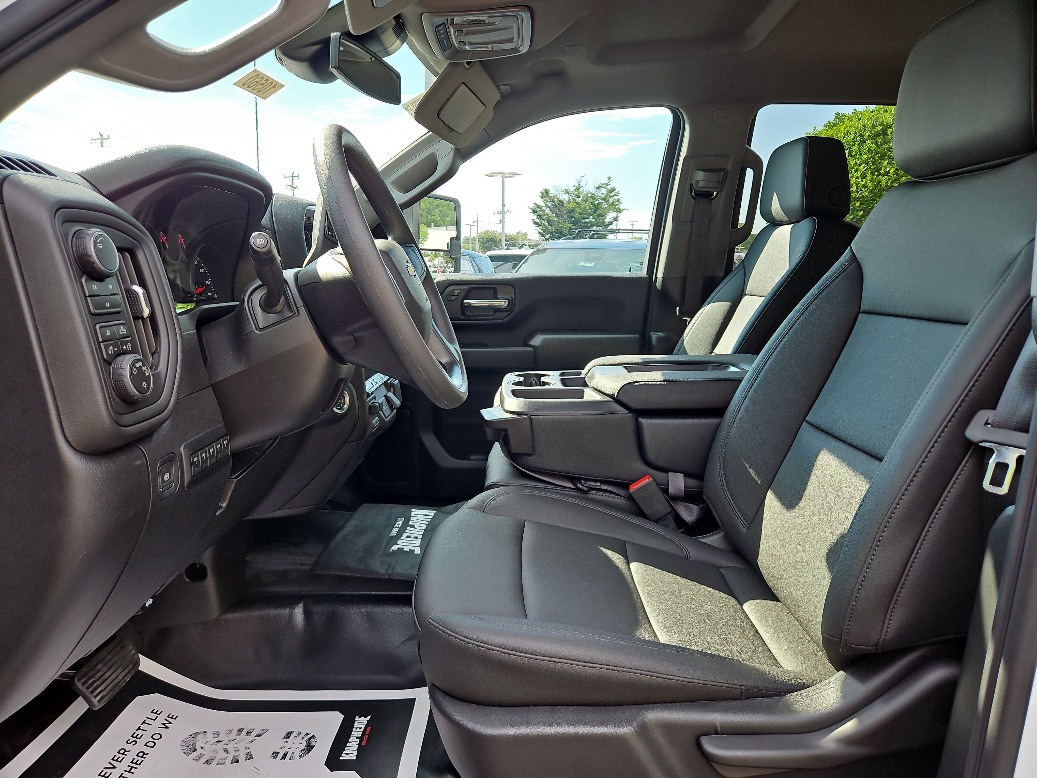New 2026 Summit White Chevrolet Work Truck image 10