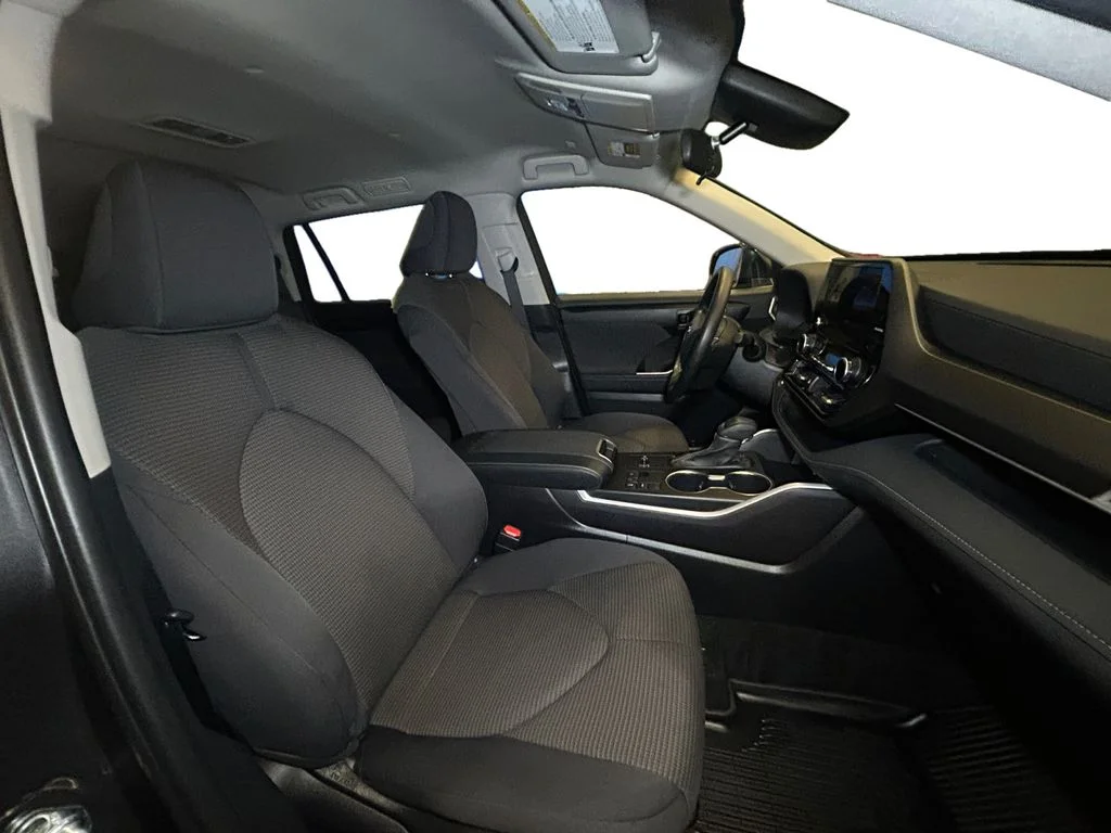 Used 2023 Magnetic Gray Toyota L image 15
