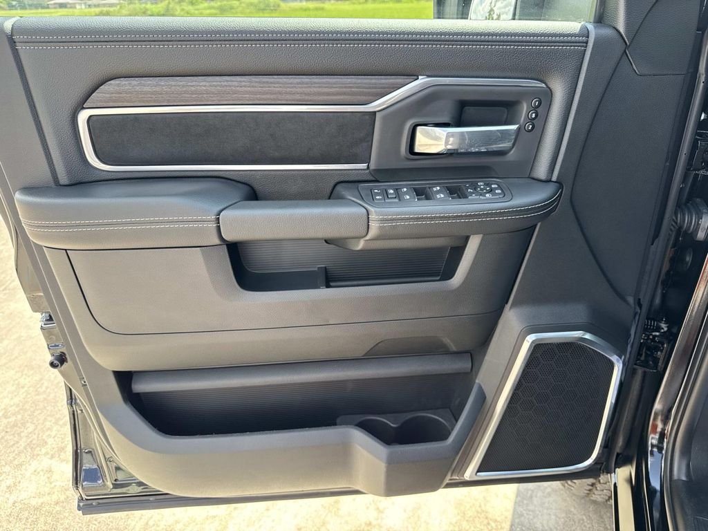 2026 RAM 2500 Laramie - Photo 36