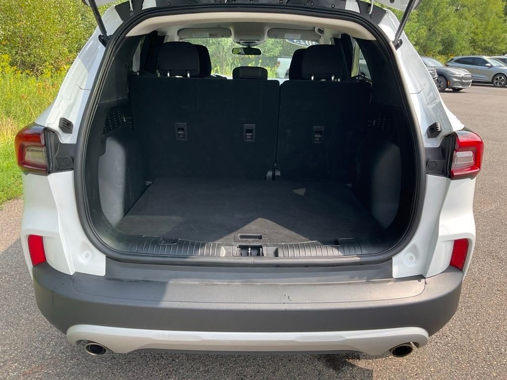 Certified Used 2025 Oxford White Ford Active image 25