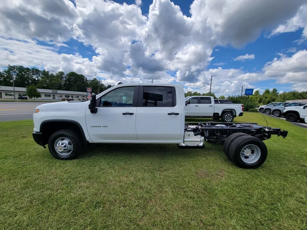 New 2026 Summit White Chevrolet Work Truck image 3