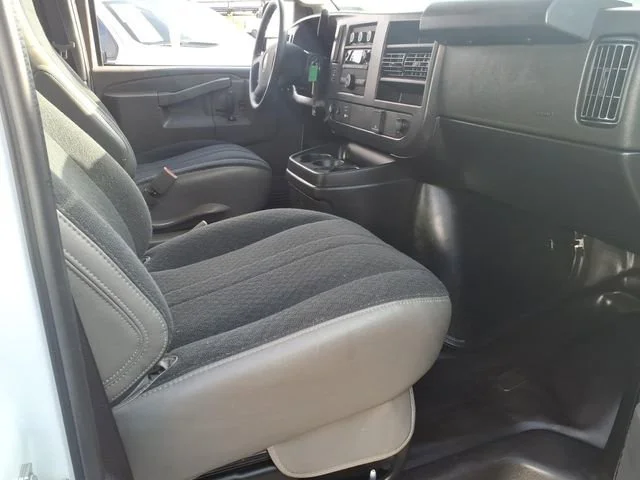 Used 2025 Summit White Chevrolet WT image 5