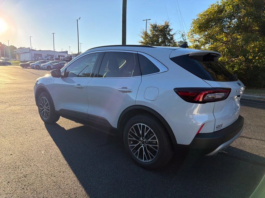 2025 Ford Escape Plug-In Hybrid BASE SUV Slide 6