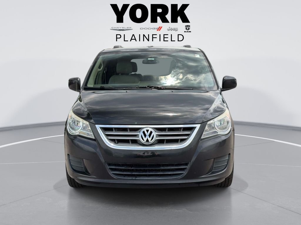 Used 2011 Black Volkswagen SE image 2