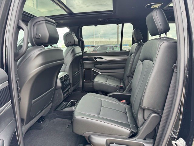 New 2026 High Gloss Black Exterior Paint Jeep Limited Reserve image 30